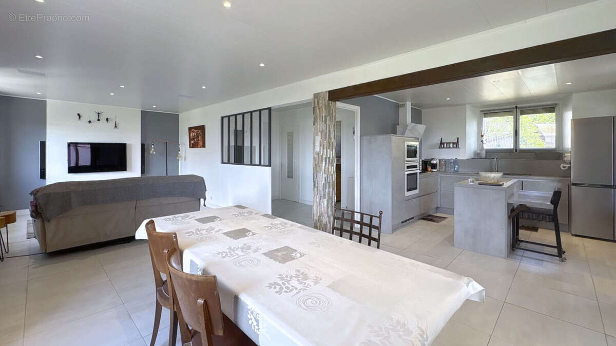 Maison 185 m² Gruffy - photo 2