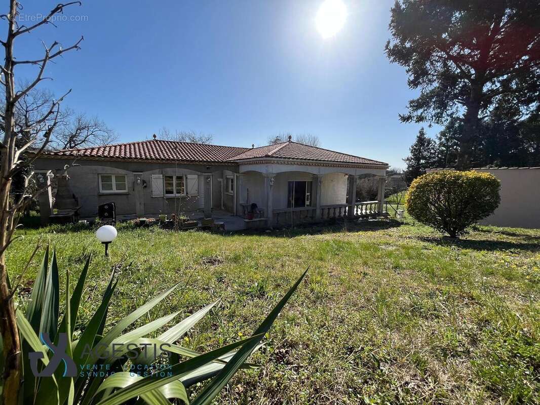   - Maison à ROQUECOURBE