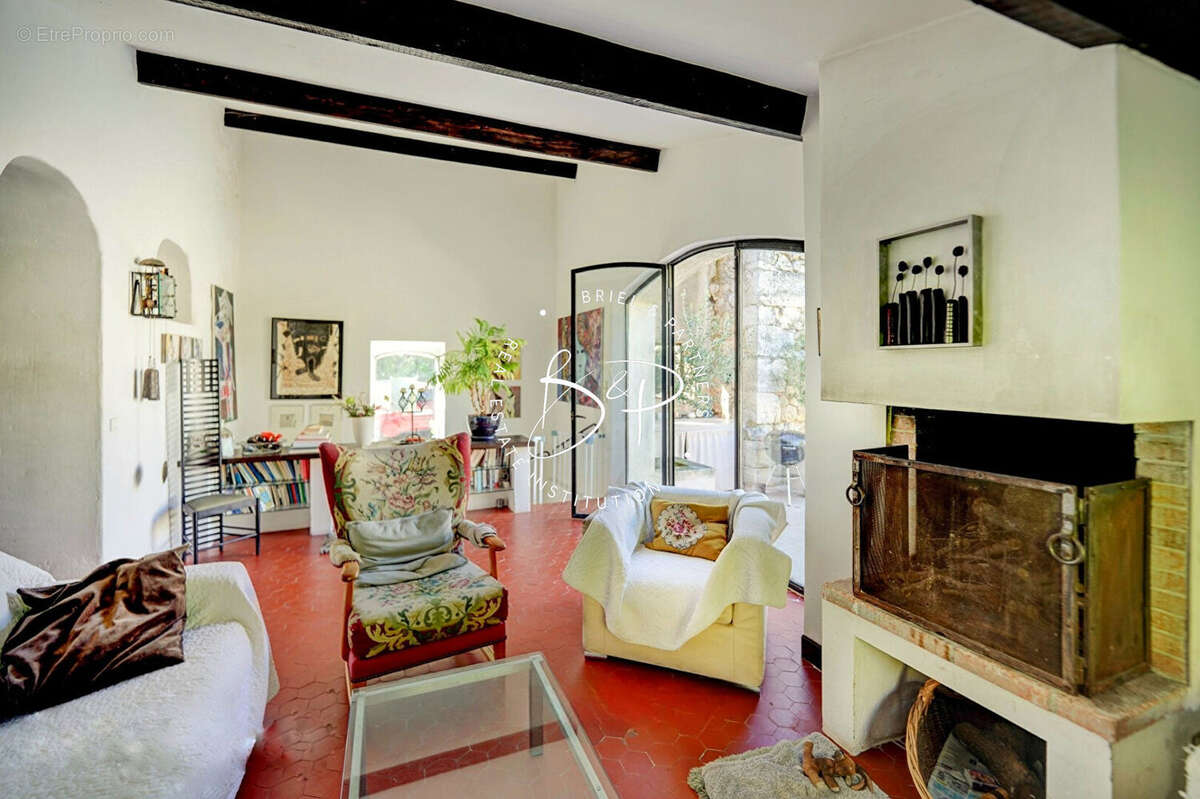 Maison à ENTRECASTEAUX