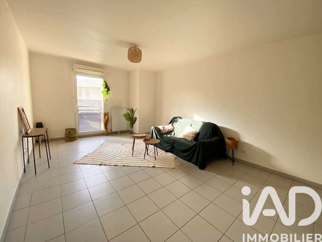 Photo 2 - Appartement à SAINT-FARGEAU-PONTHIERRY