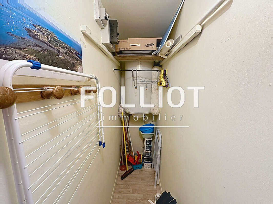 Appartement 1 pièce à vendre au centre-ville de Granville, exposition sud - photo 5