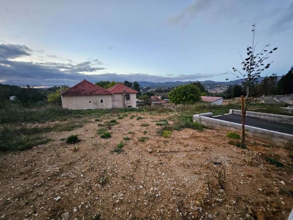 Terrain 450 m² à Allauch  - photo 4