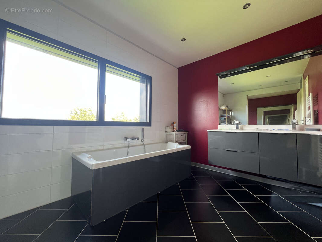 Maison à CHAMPAGNEY