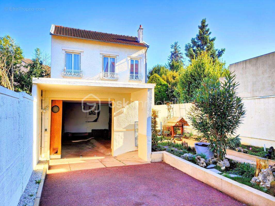 Maison à VIROFLAY