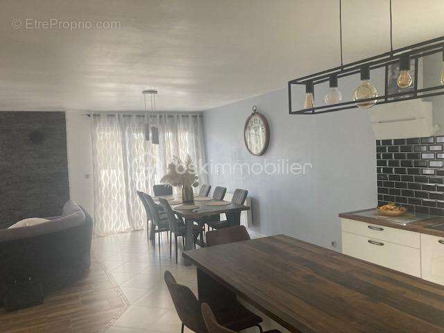 Maison à SAINT-FRAIMBAULT-DE-PRIERES