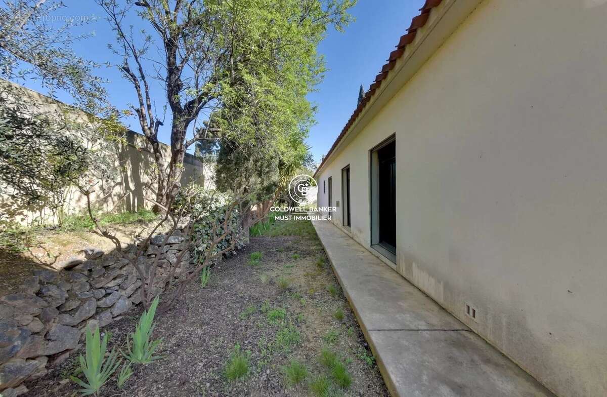 Maison à SAINT-ESTEVE