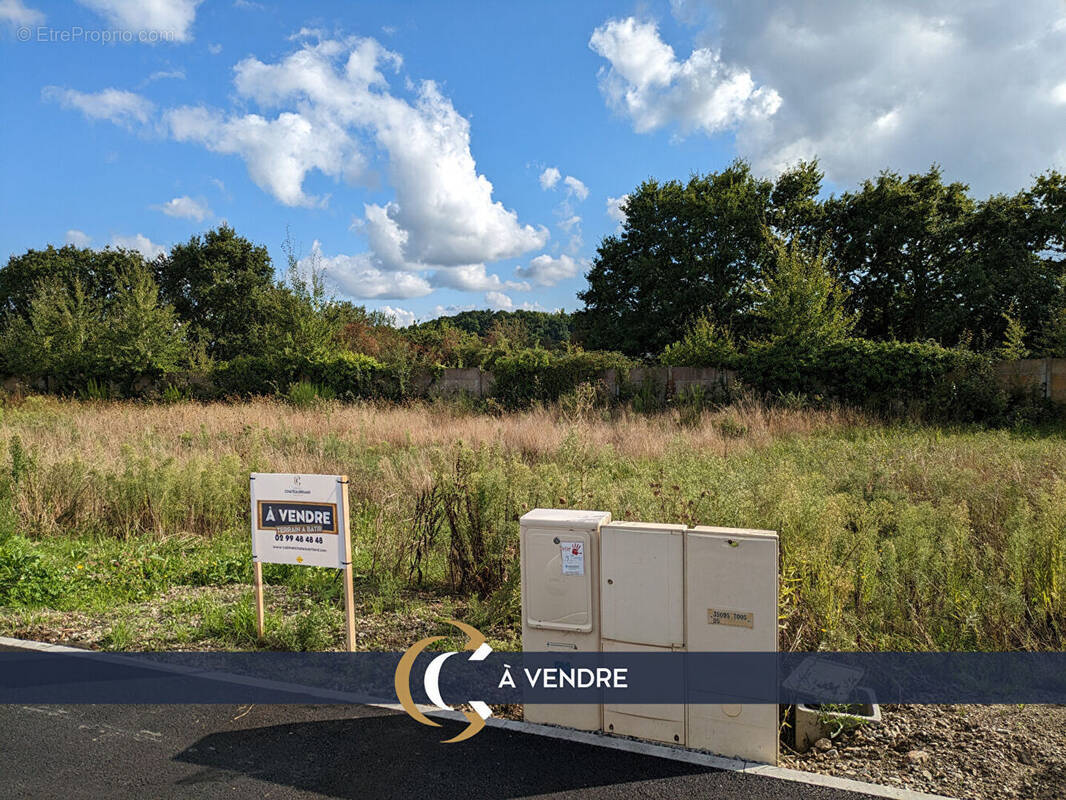 Terrain à DOL-DE-BRETAGNE