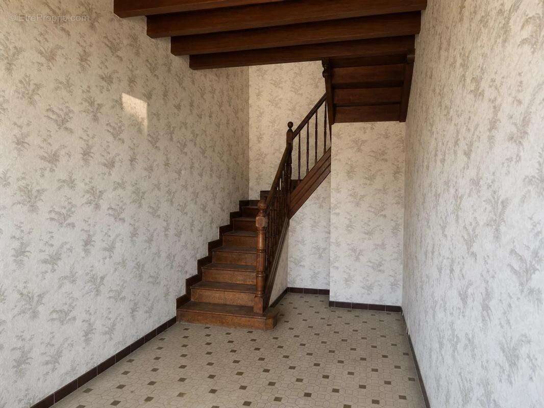 Maison de 7 pièces de 160 m² à Serres-Sainte-Marie - photo 10