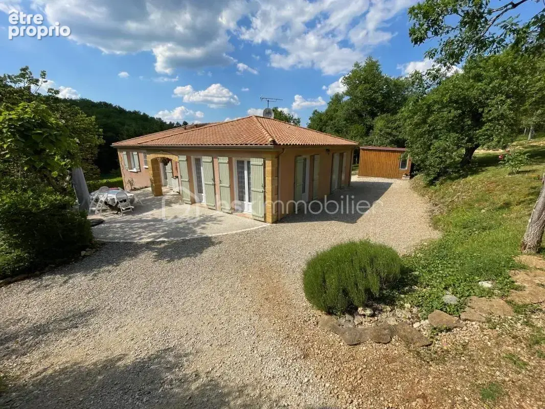 Maison sur sous-sol complet rénovée avec soins sur 3532 m² de terrain non clos - photo 4