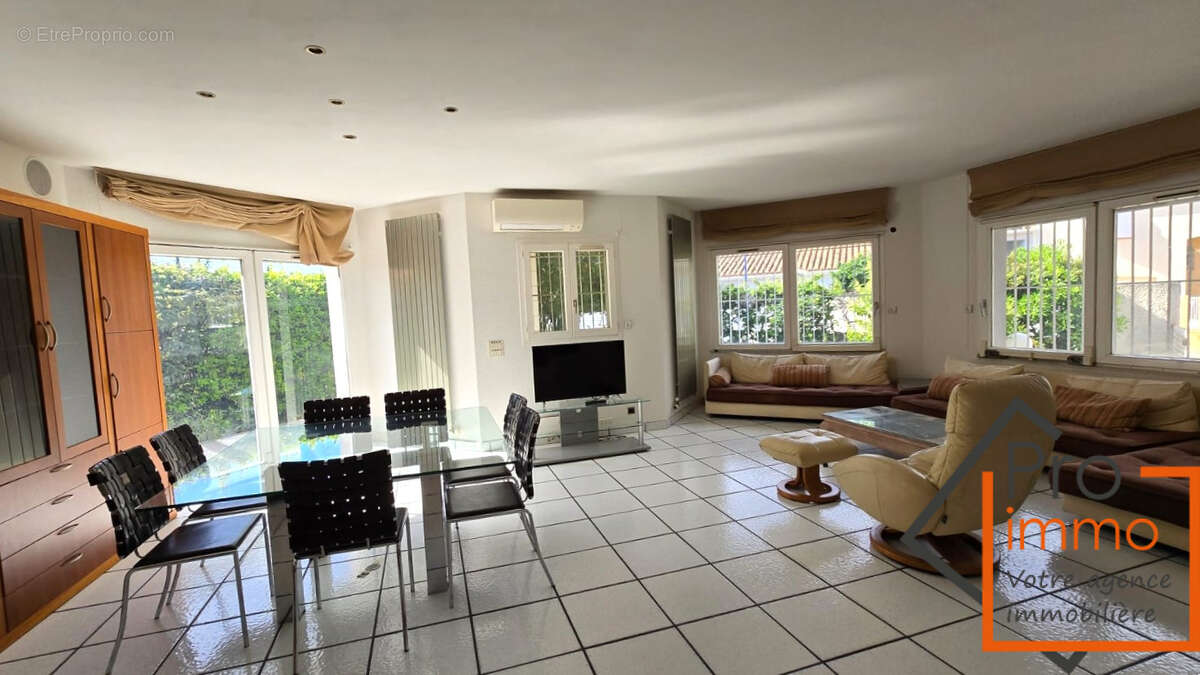 VILLA  de 188m2 - photo 4
