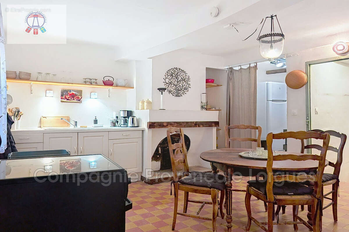 Appartement à COTIGNAC