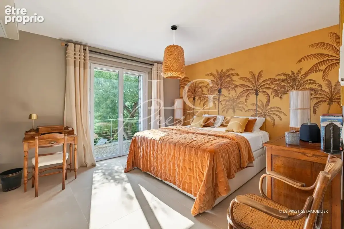 Mandelieu-la-napoule – villa de charme avec piscine à deux pas des plages - photo 10