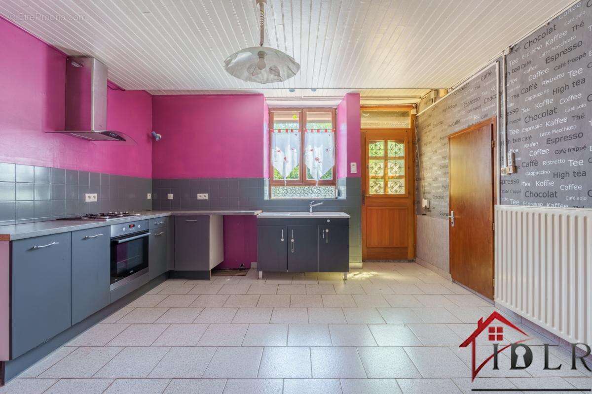 RARE   Maison de Village avec Vue et Potentiel à Coiffy-le- - photo 3