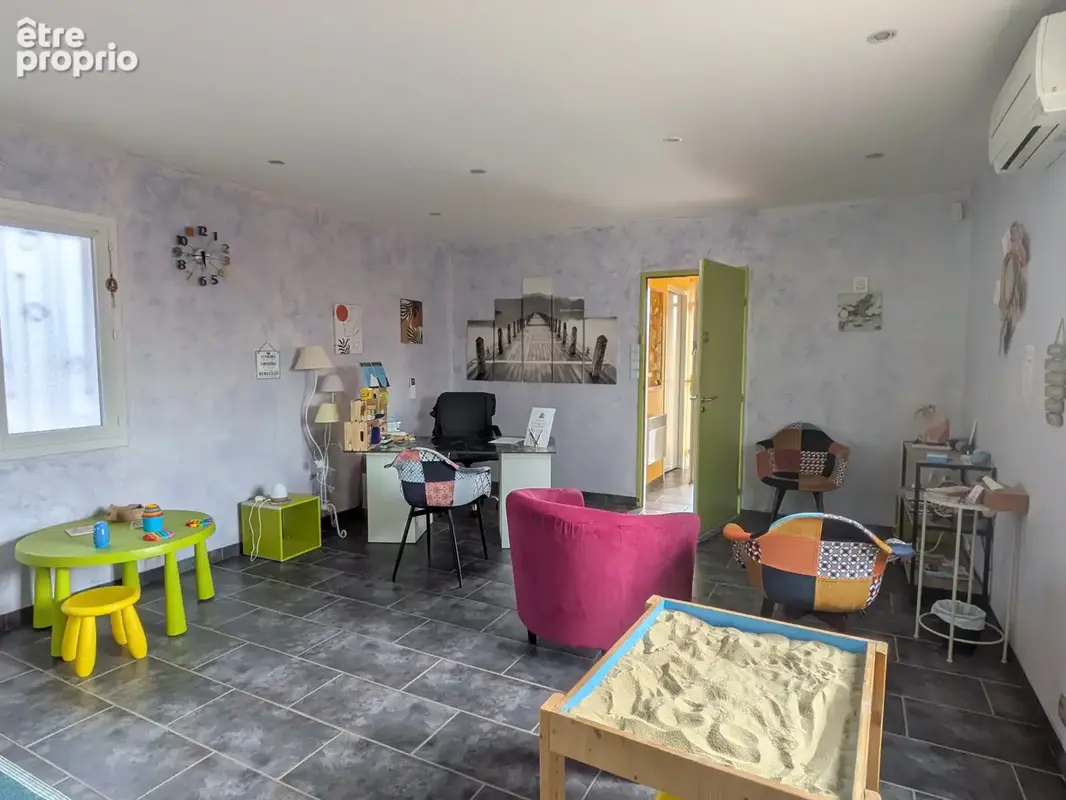 Villa avec local professionnel - photo 7