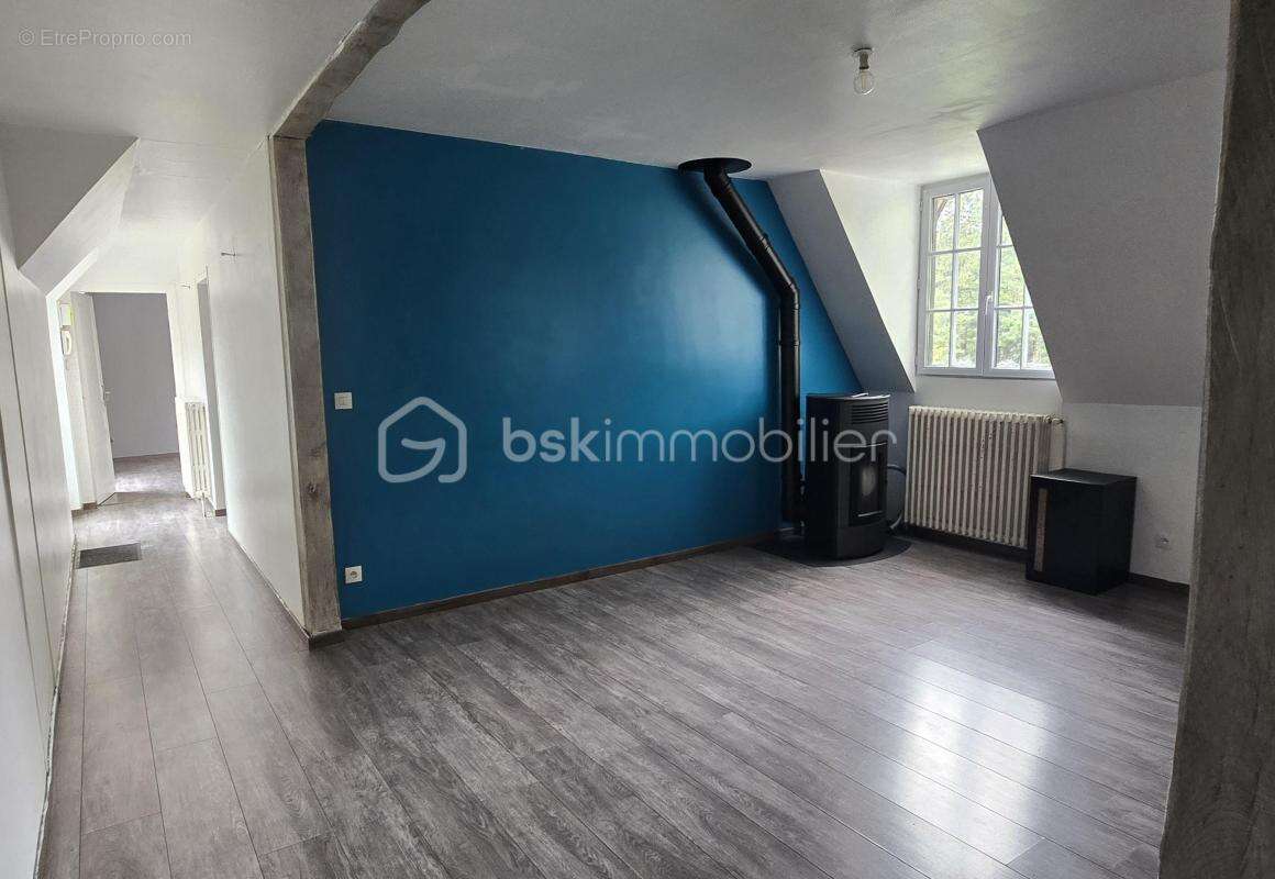 Appartement à FONTAINE-LA-RIVIERE
