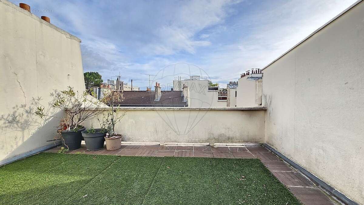 Appartement à PARIS-14E