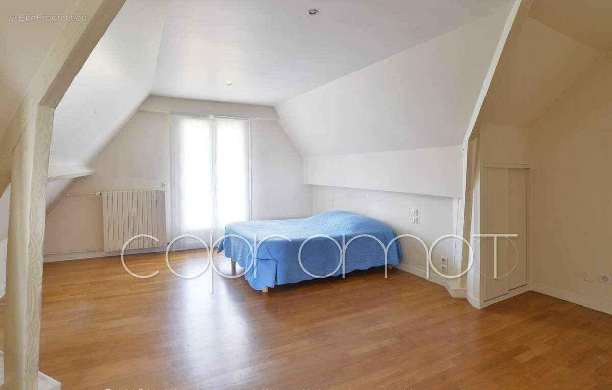 Maison à VILLENEUVE-LE-ROI