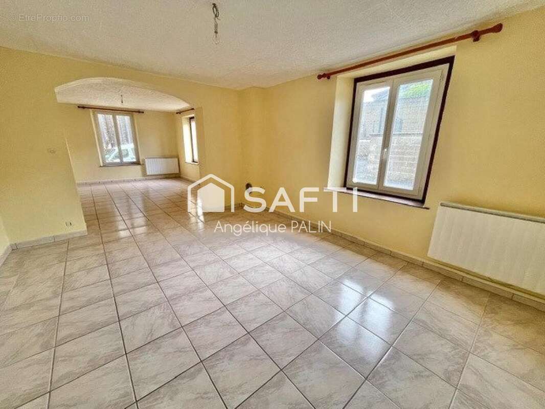Photo 2 - Maison à LA NEUVILLE-AU-PONT
