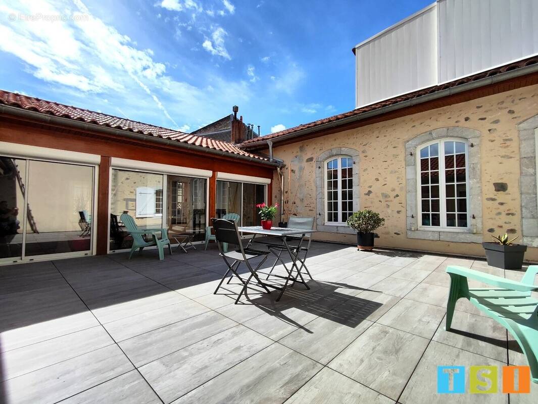 Maison à MONTREJEAU