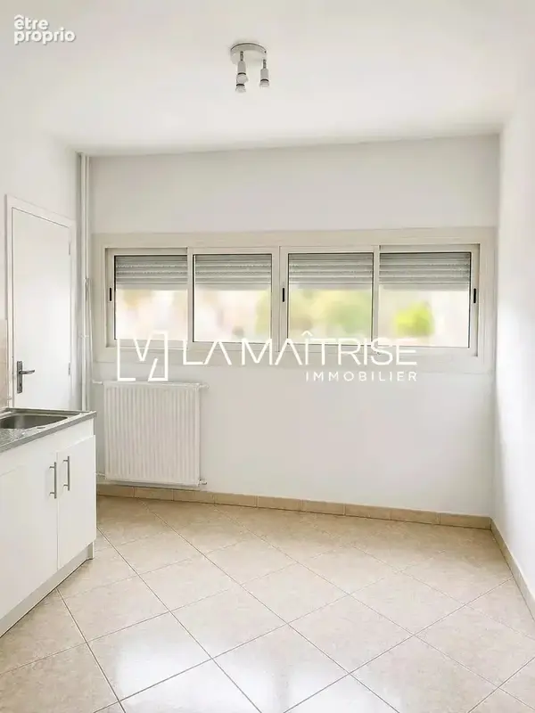 Appartement 4 pièces 72 m² à vendre à Marseille-15e (13015) - photo 2