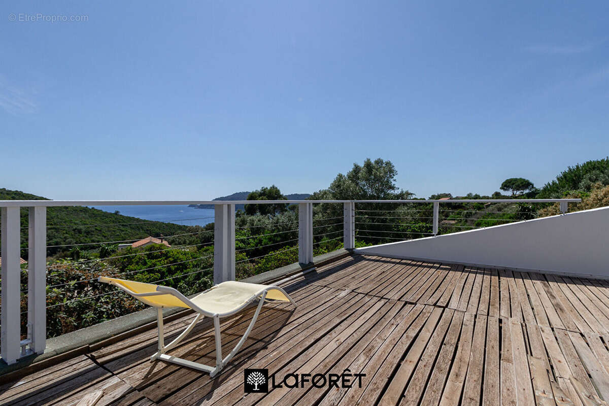 Maison à HYERES