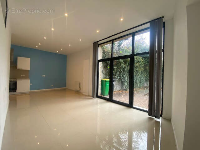 Appartement à COULAINES