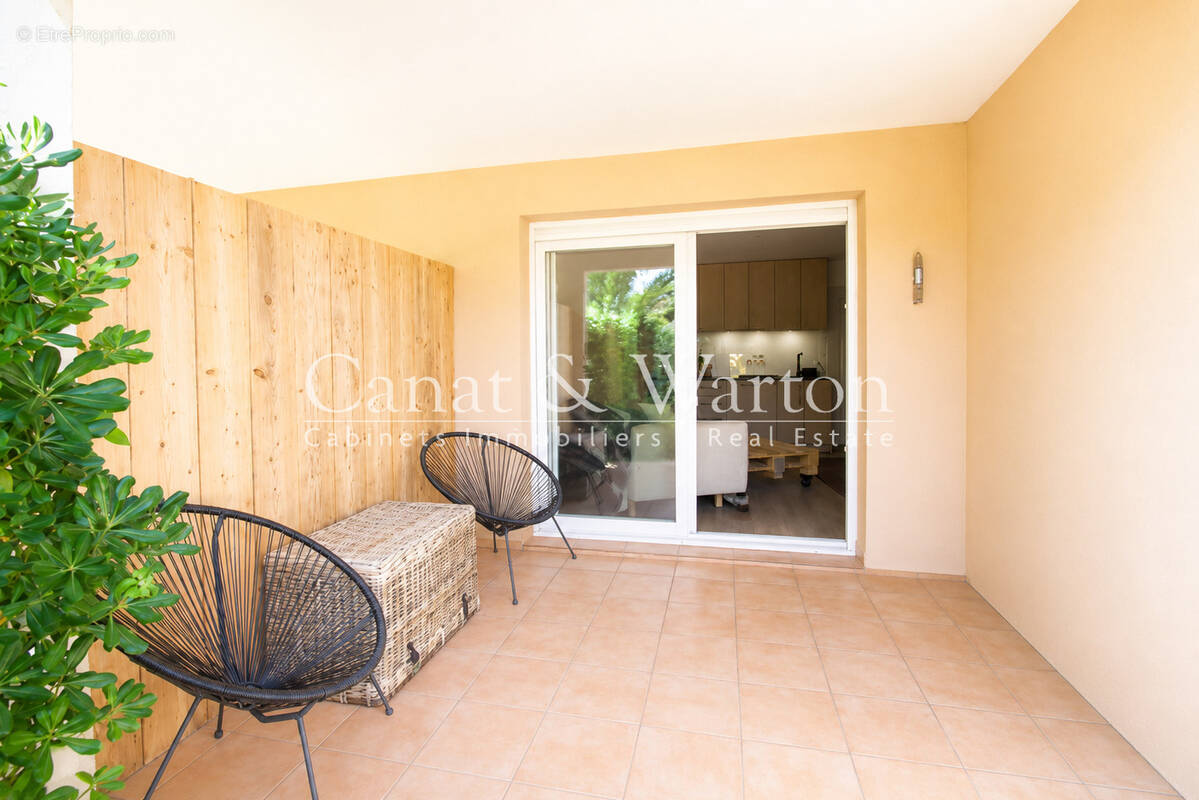 Appartement à LA CROIX-VALMER