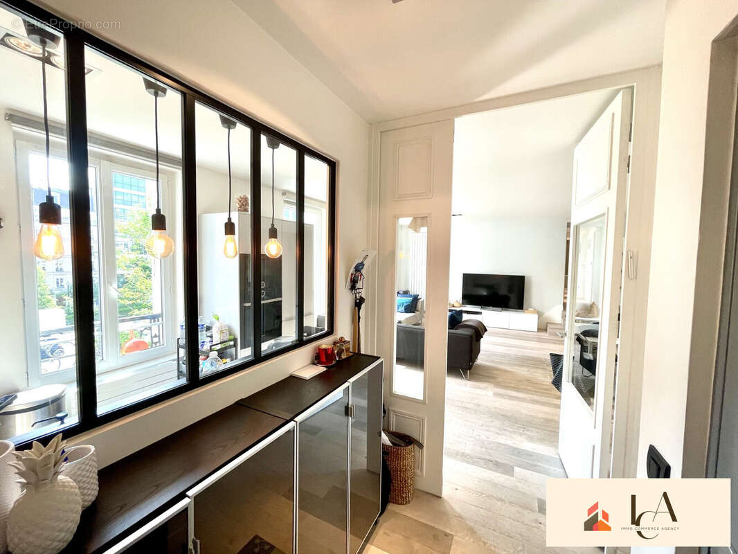 Entrée - Appartement à NEUILLY-SUR-SEINE