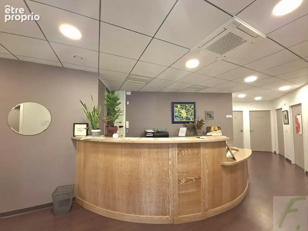Murs commerciaux 118 m² bureaux medicaux aix les bains - photo 2