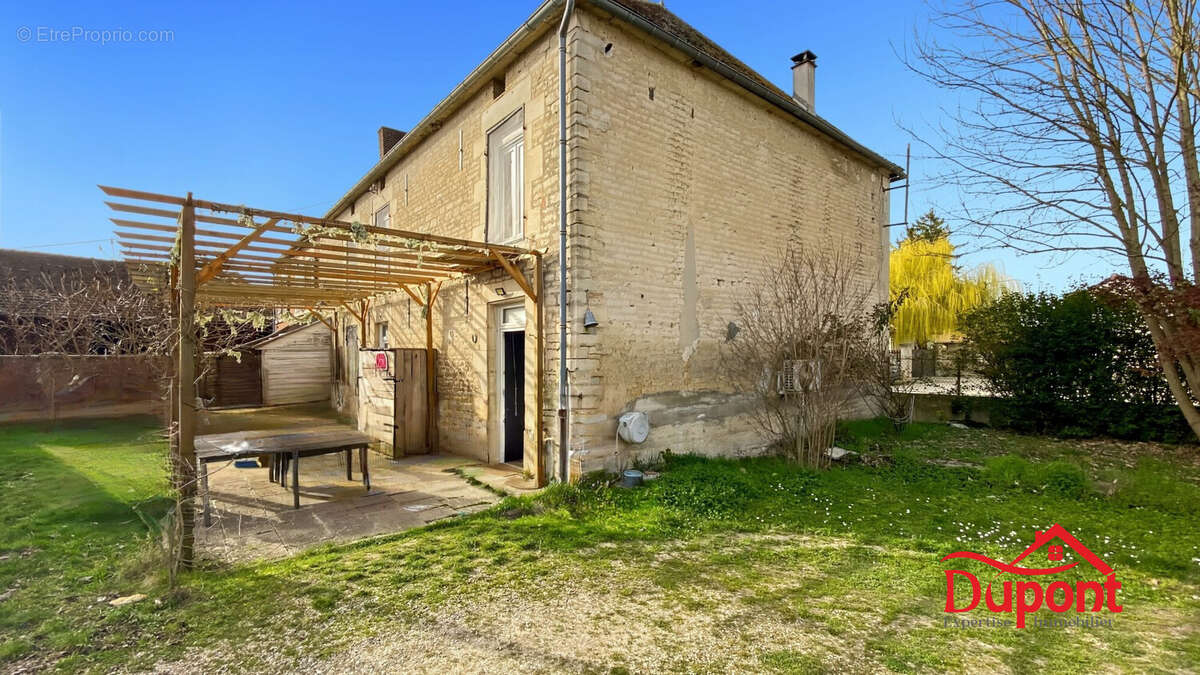 Maison à LESMONT