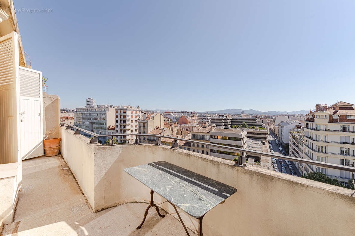 Appartement à MARSEILLE-8E