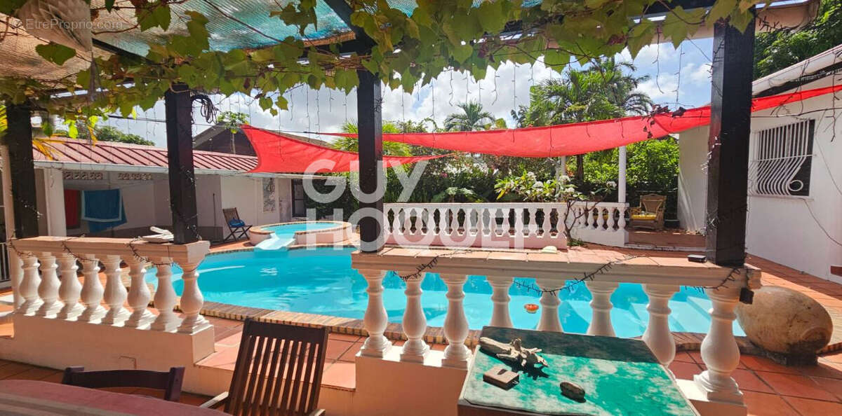 Maison à REMIRE-MONTJOLY