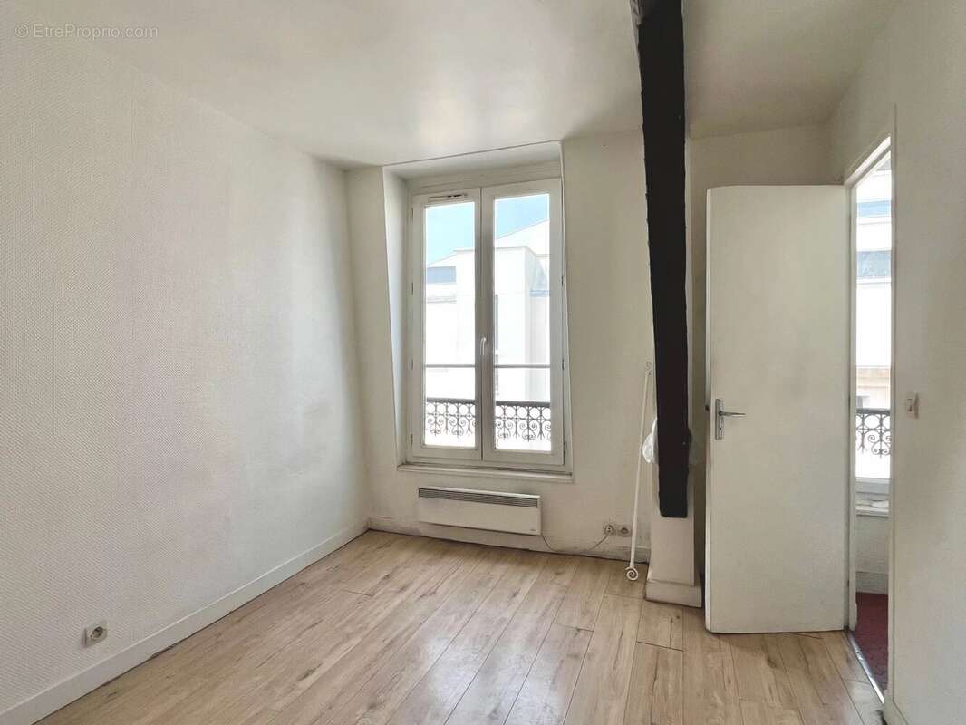 Studio paris iième avec ascenseur - photo 6