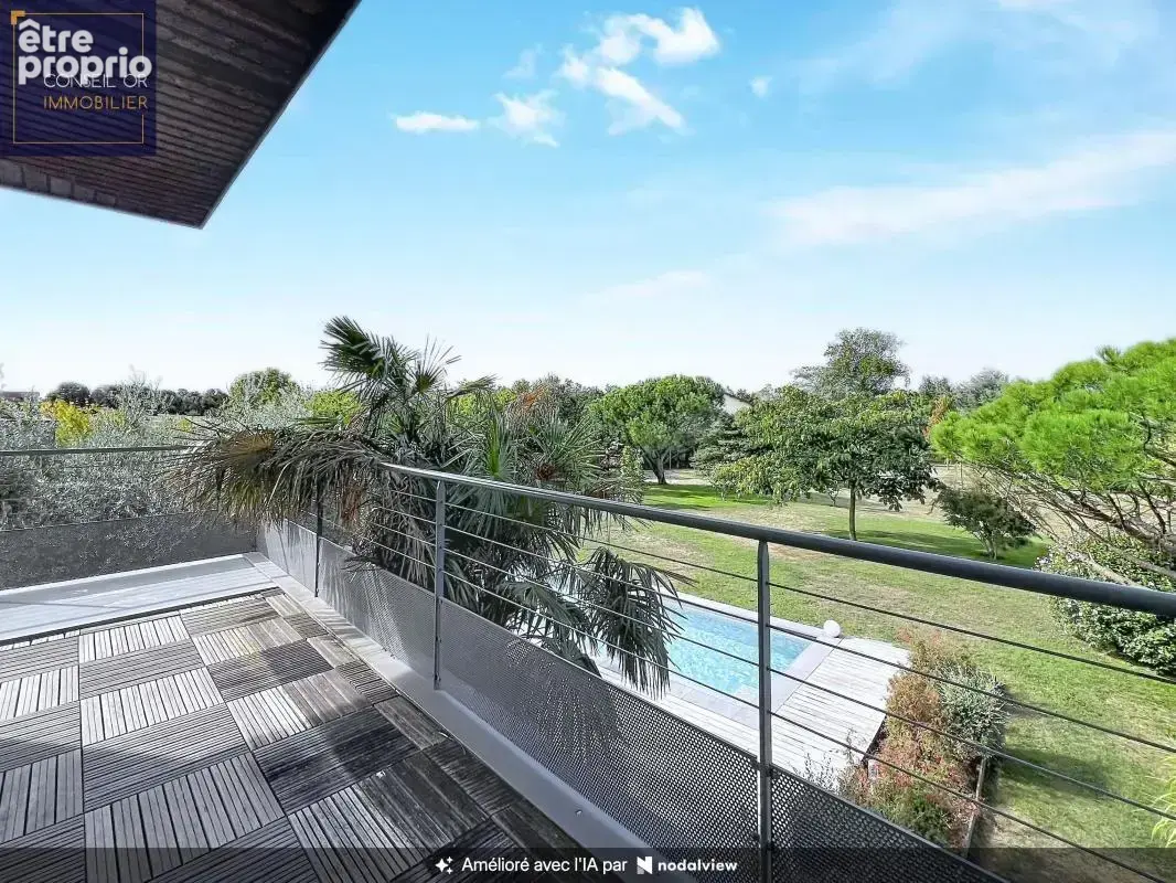 Maison - T8 -  221 m² avec piscine et terrain paysagé – Hauteurs de Saint-Genis-Laval - photo 19