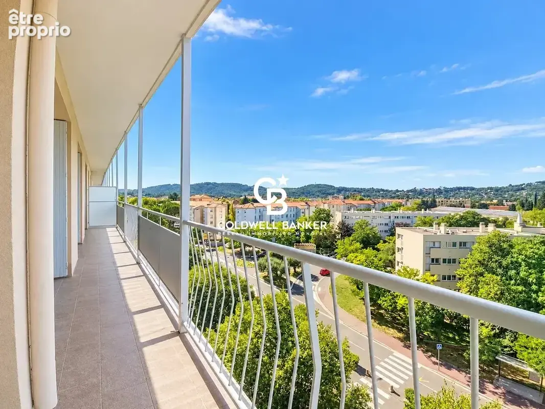 Draguignan – lumineux t4 rénové avec vue dégagée et grand balcon - photo 1
