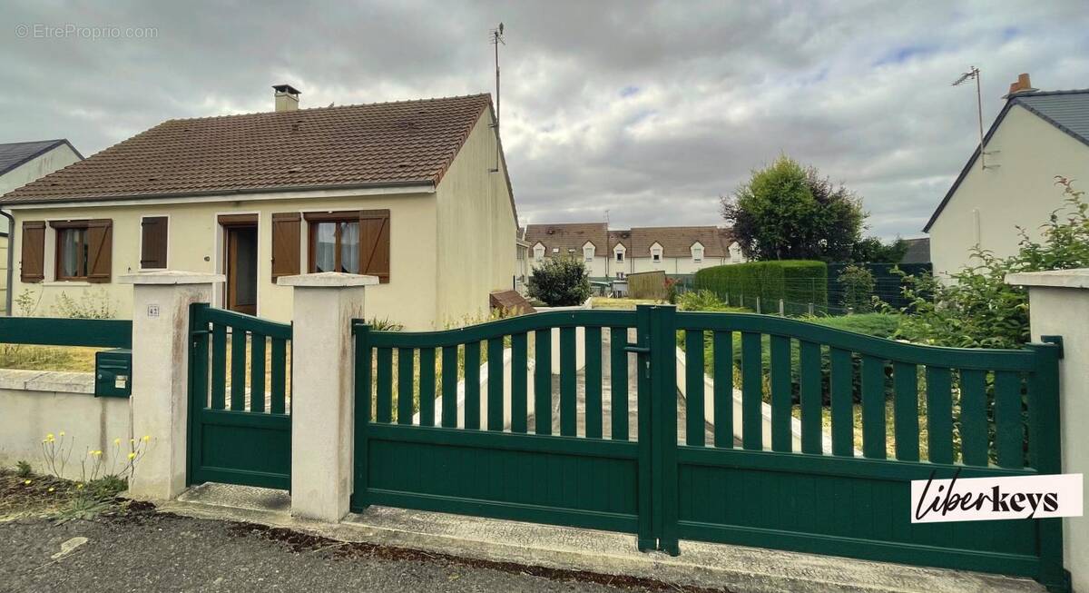 Maison à SAINT-AMAND-LONGPRE