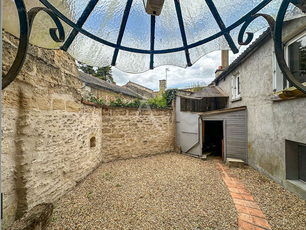 Maison à DOUE-LA-FONTAINE