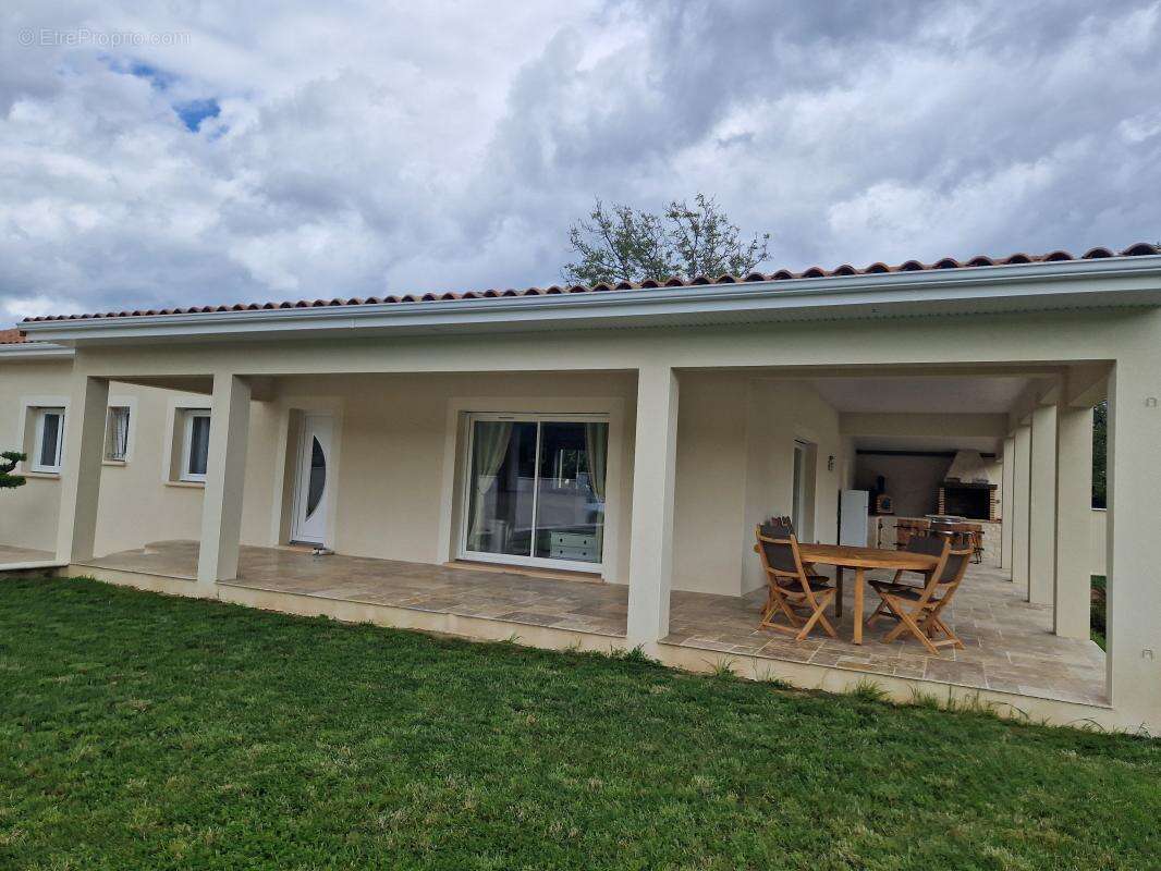 Maison à TERRASSON-LAVILLEDIEU