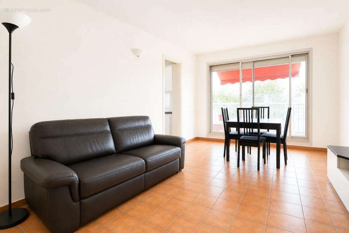 Appartement à FRESNES