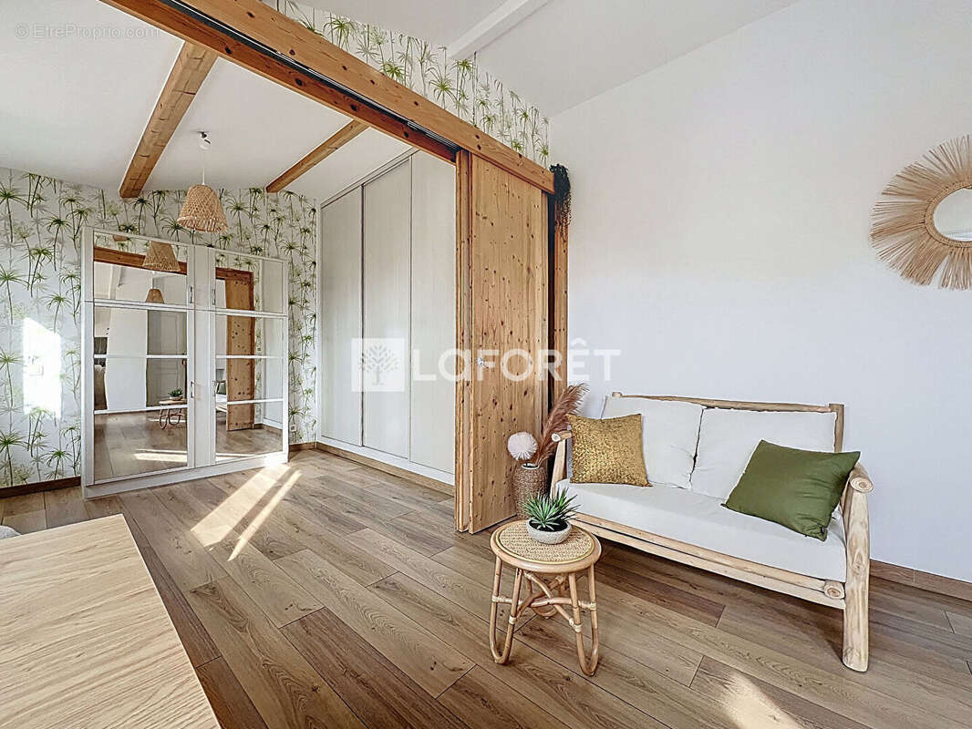 Appartement à ROQUEVAIRE