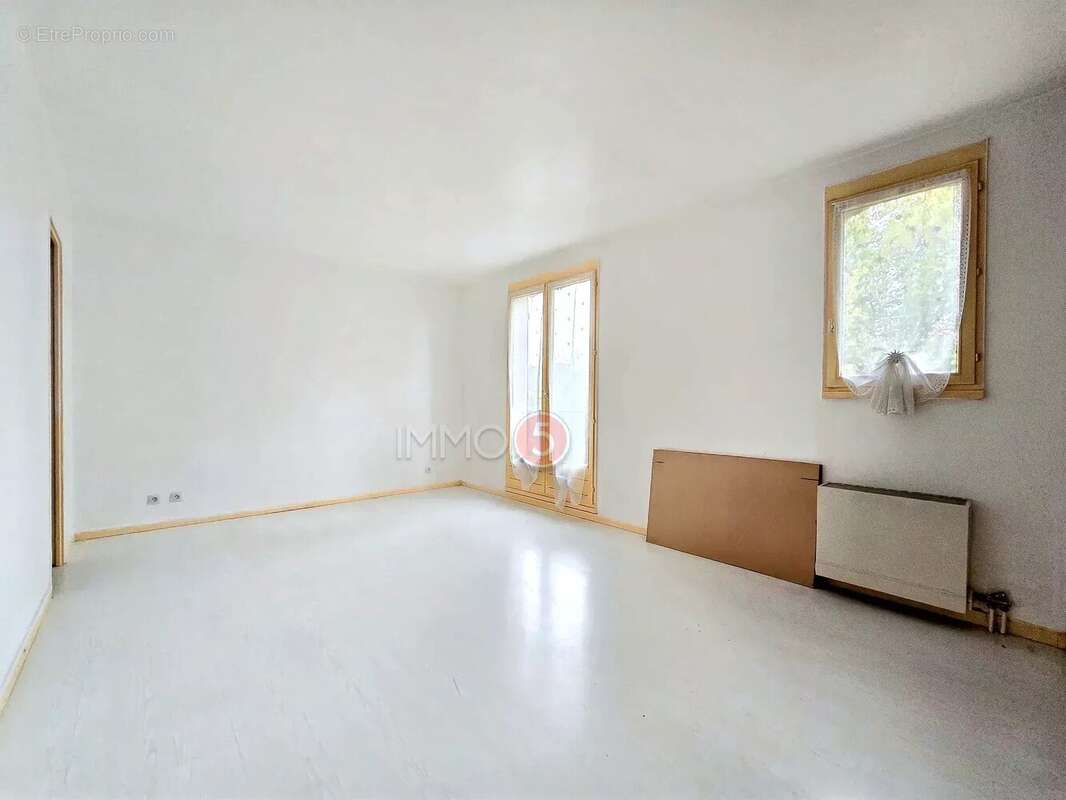 Maison à OZOIR-LA-FERRIERE