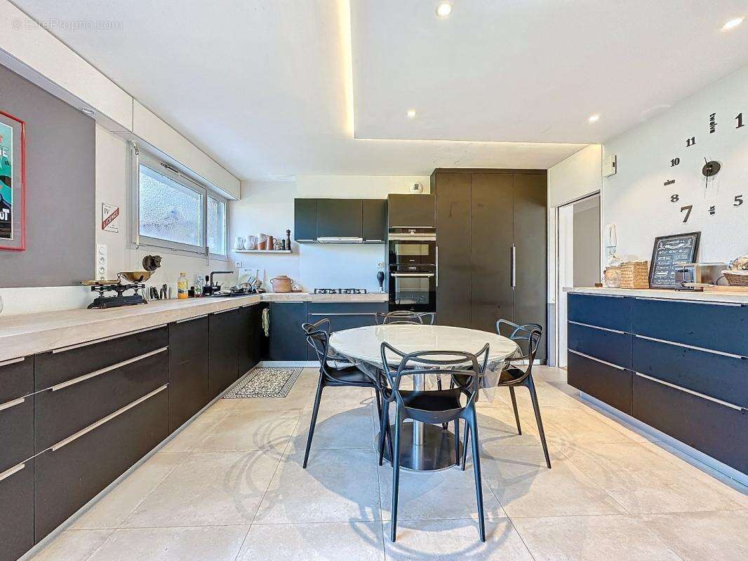 Maison à LUC-LA-PRIMAUBE