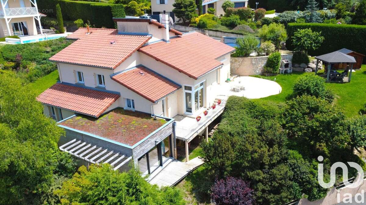 Photo 2 - Maison à SAINT-GENEST-LERPT