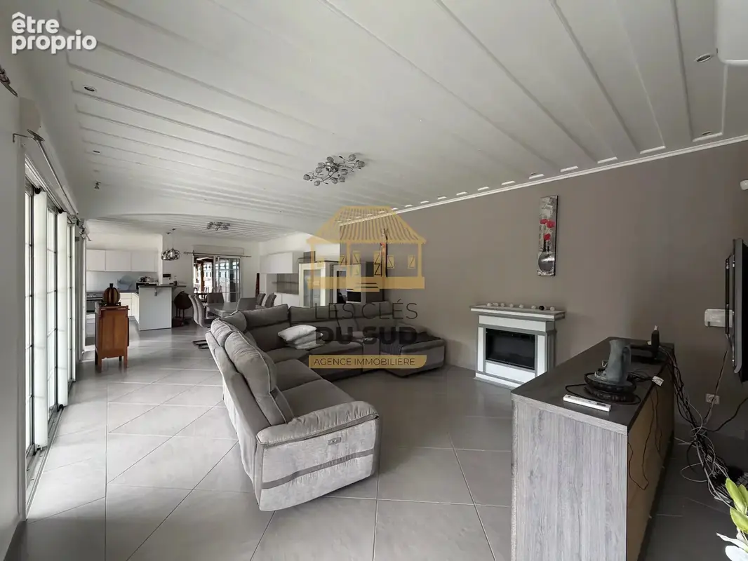 A vendre- villa de type t5 de 150 m² environ - saint-joseph - 440 00 € - photo 3