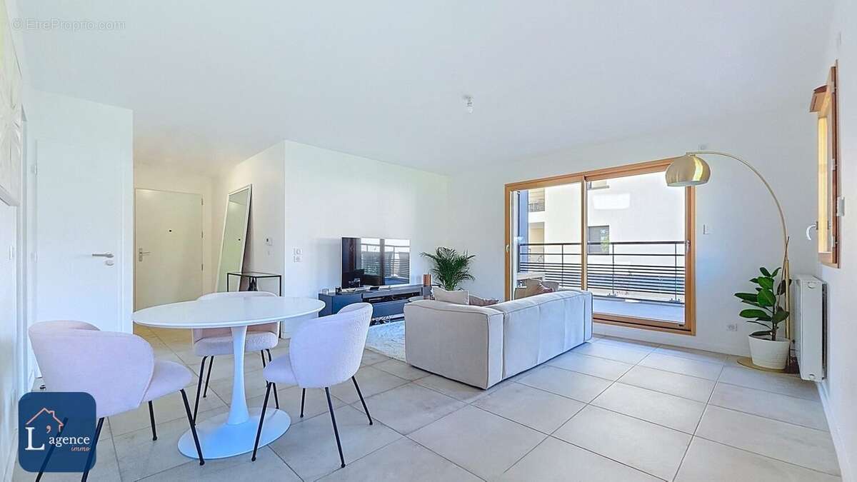 Appartement à PREVESSIN-MOENS