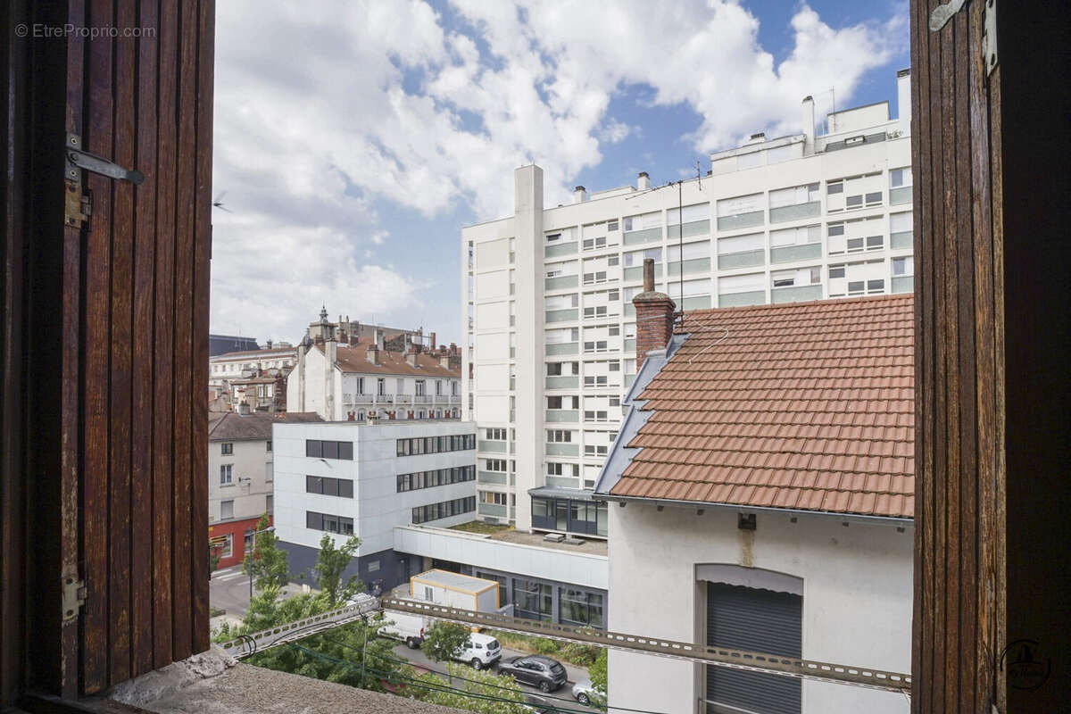 Appartement à SAINT-ETIENNE