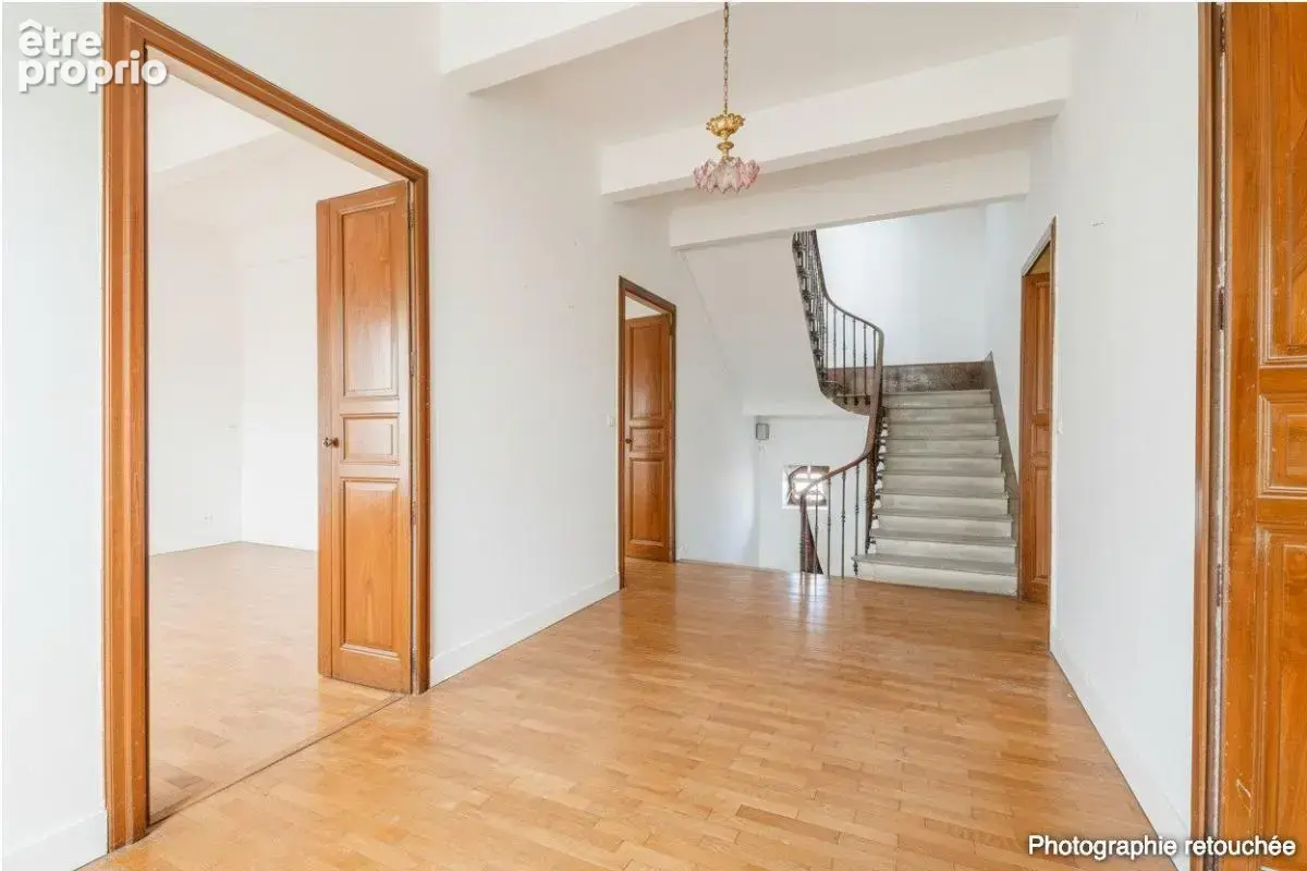 Maison 765 m² à Montblanc  - photo 4