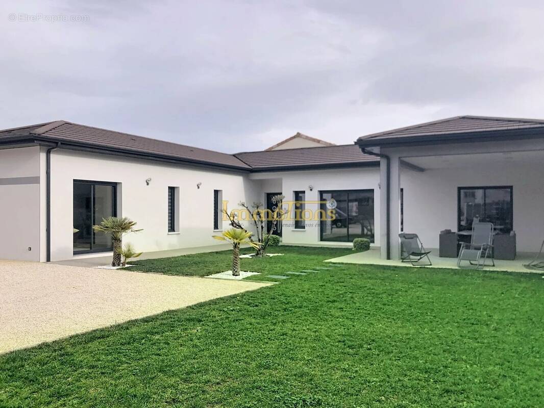 Maison à SAINT-LATTIER