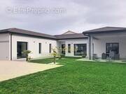 Maison à SAINT-LATTIER