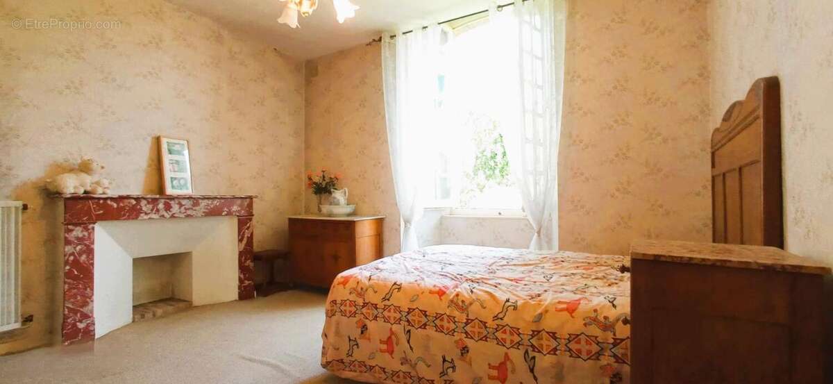 Maison à CASTELNAU-DE-MONTMIRAL